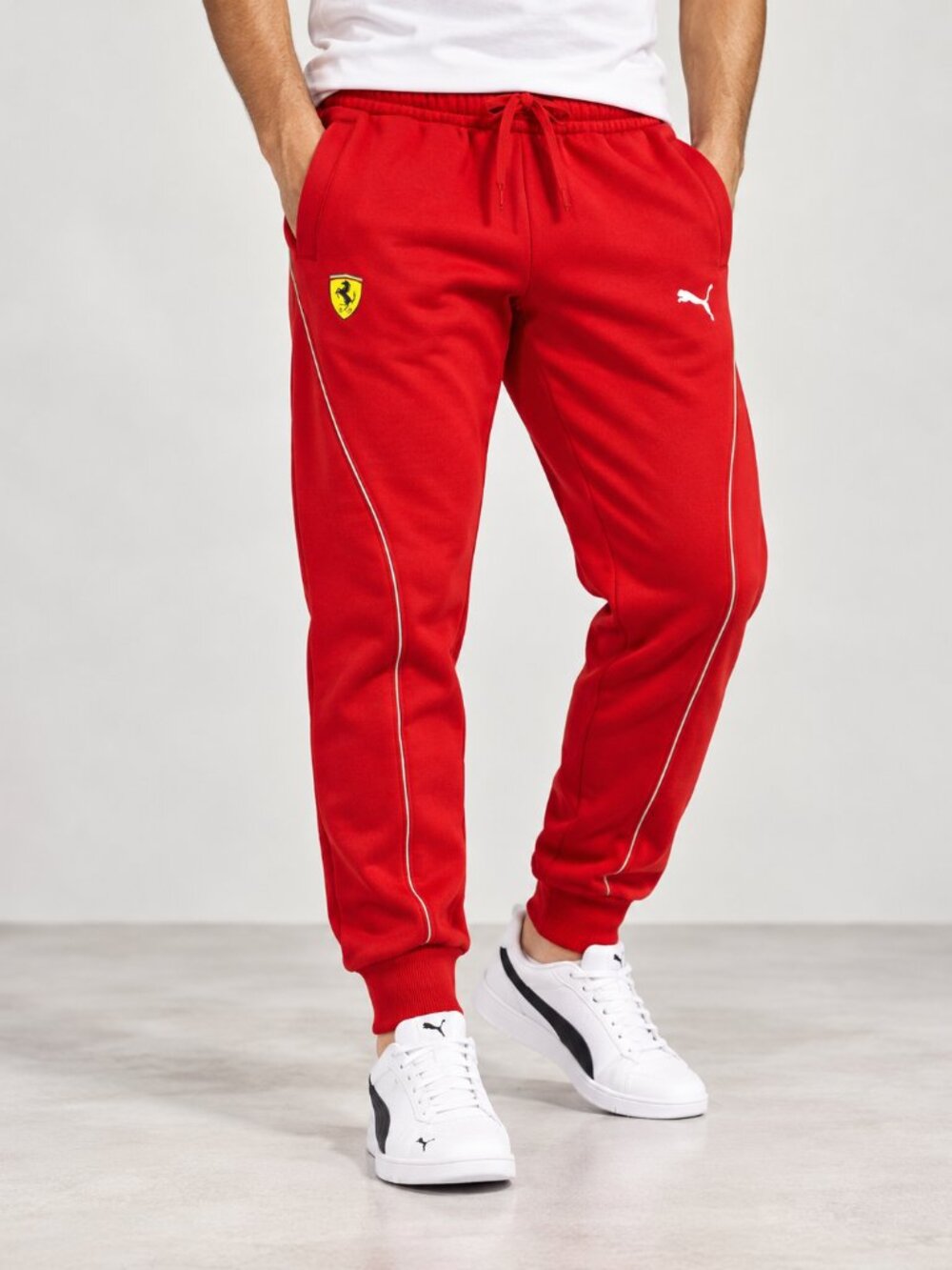 PUMA Scuderia Ferrari Men’s Red Jogger Pants Size M Fleece Logo Drawstring